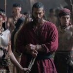 Can Yaman in una scena con Sandokan arrestato