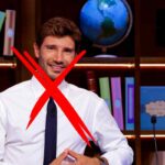 Stefano De Martino e una croce rossa a coprirlo