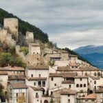 borgo su una montagna