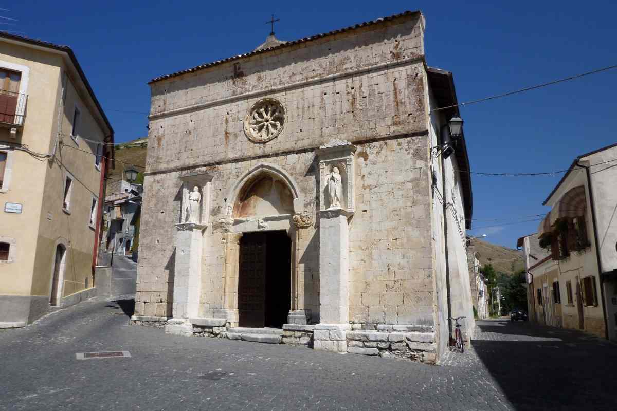 una chiesa molto bella