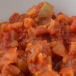 cipollata con pomodoro nel piatto