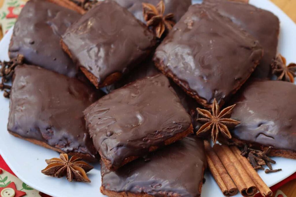 vassoio con mostaccioli