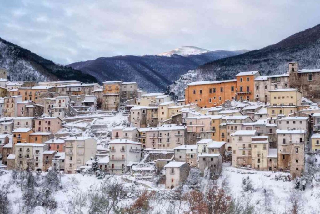 casette sotto la neve