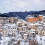 casette sotto la neve