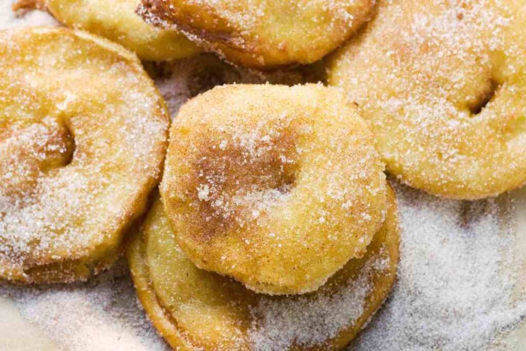 vassoio di pizze fritte dolci abruzzesi