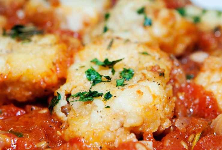 pezzi di baccalà con pomodoro