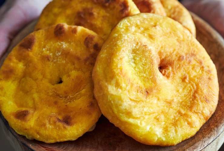 piatto di pizze fritte dolci abruzzesi