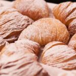 sfogliatelle con zucchero a velo