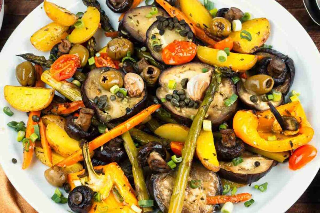 piatto con verdure cotte al forno