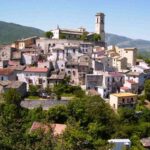 un borgo visto dall'alto