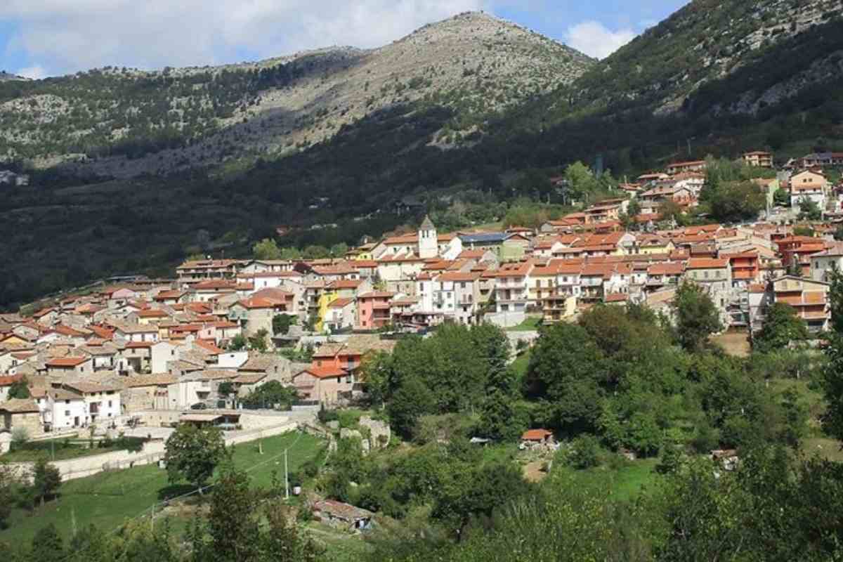castellafiume vista dall'alto