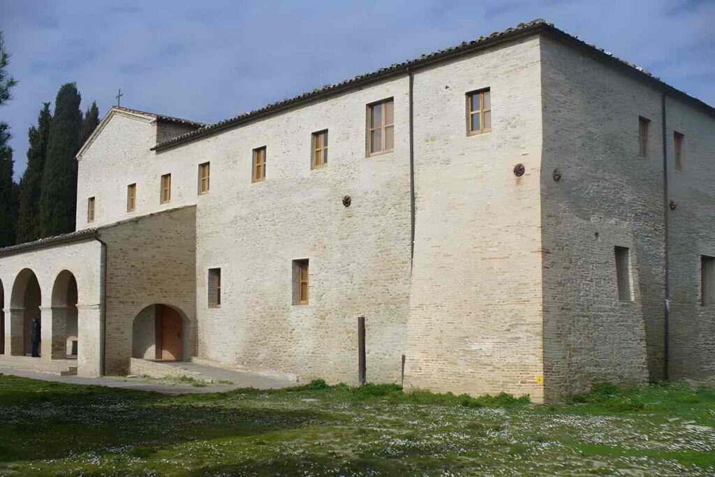 un palazzo nel verde