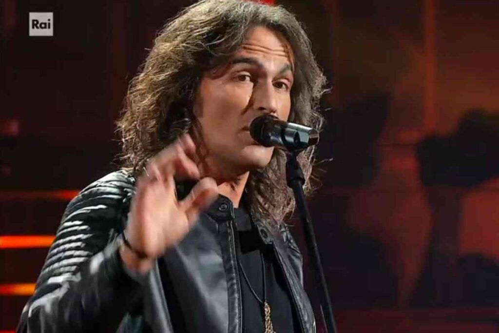 Raffaele De Benedictis vince a Tali e Quali Show mentre interpreta Ligabue