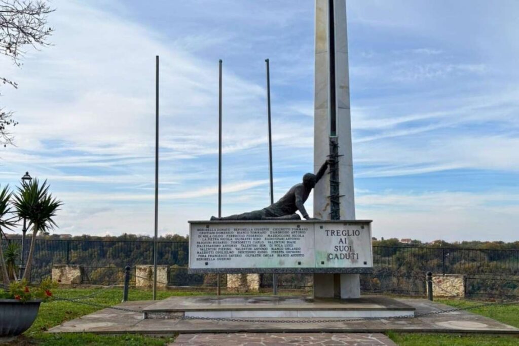 statua per i caduti a treglio