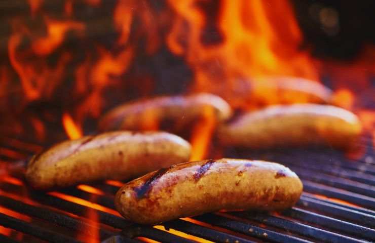 salsicce sulla brace