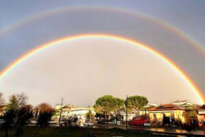 paesaggio e un arcobaleno
