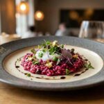 Piatto personalizzato Mecart con risotto gourmet: marketing sensoriale e design per la ristorazione nel 2025.