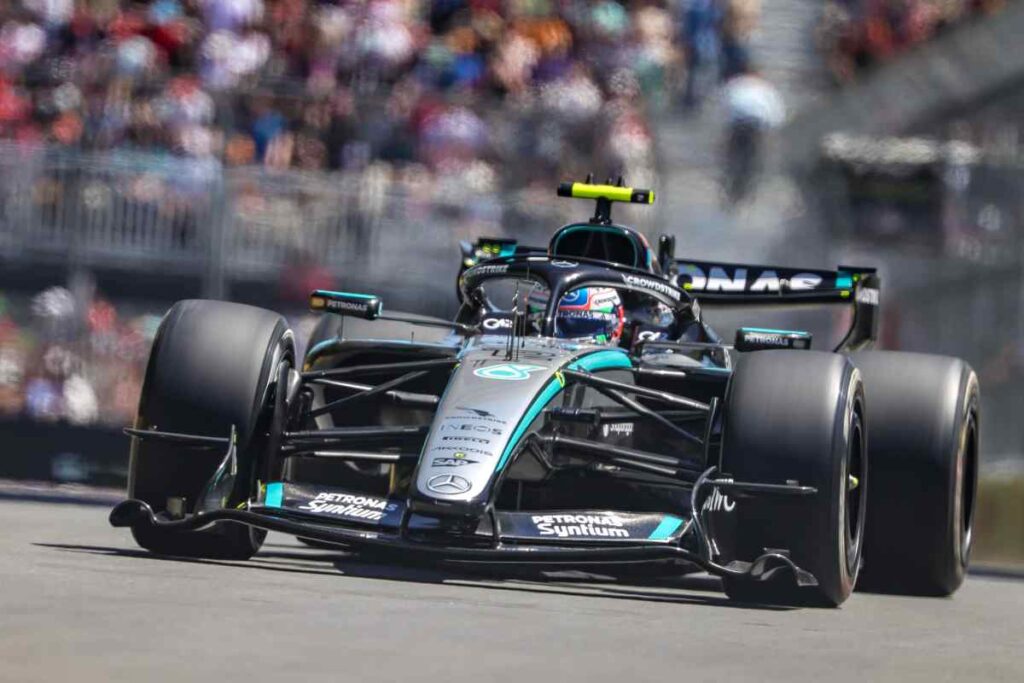 La Mercedes-AMG F1 W17 E Performance con Andrea Kimi Antonelli al volante.