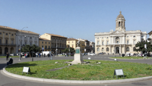 Pescara, multe e denunce per chi sporca la città