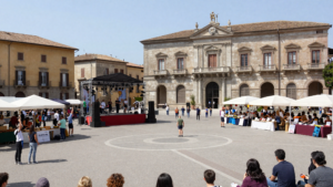 Lanciano, Acroyoga: appuntamento l'8 luglio in Villa Comunale